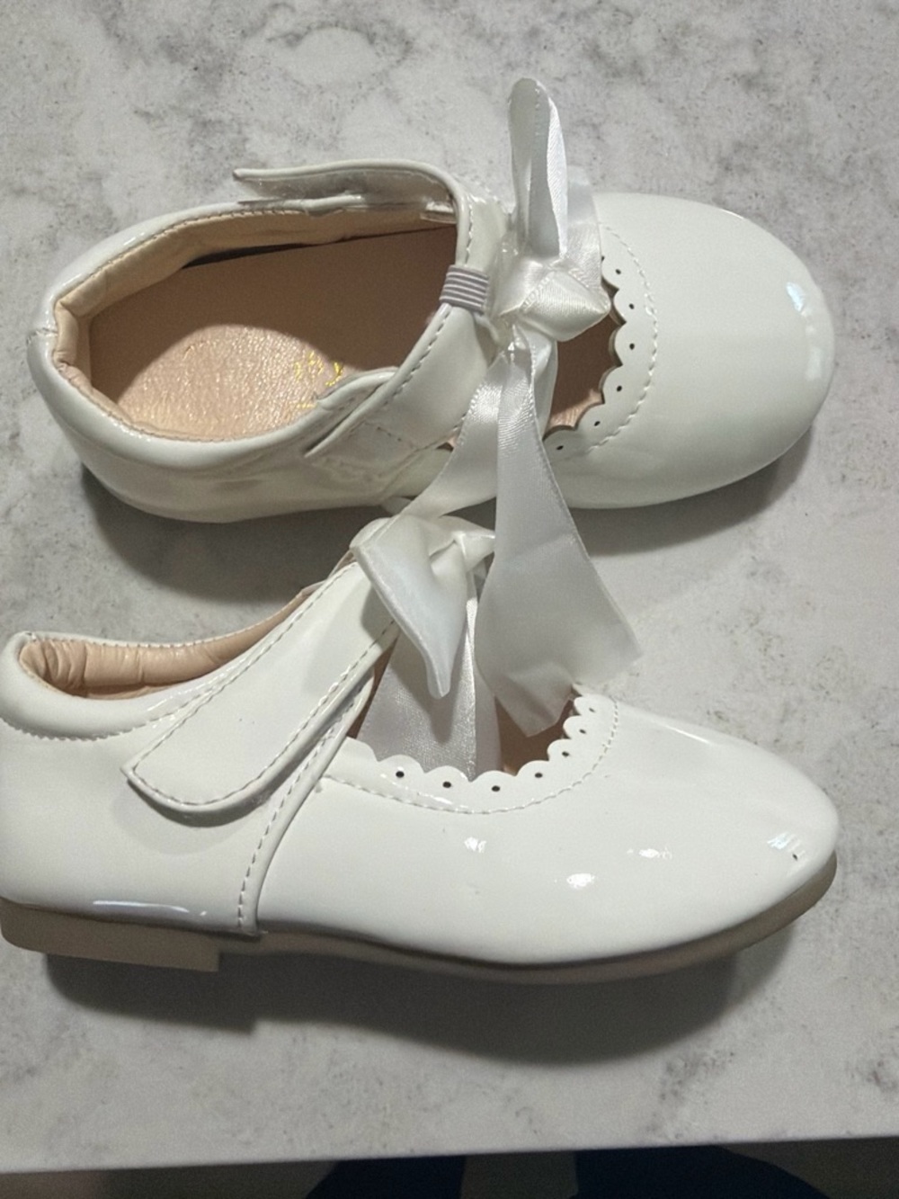 Toddler Girls White Patent Mary Jane Dress Shoes with Satin Bow
